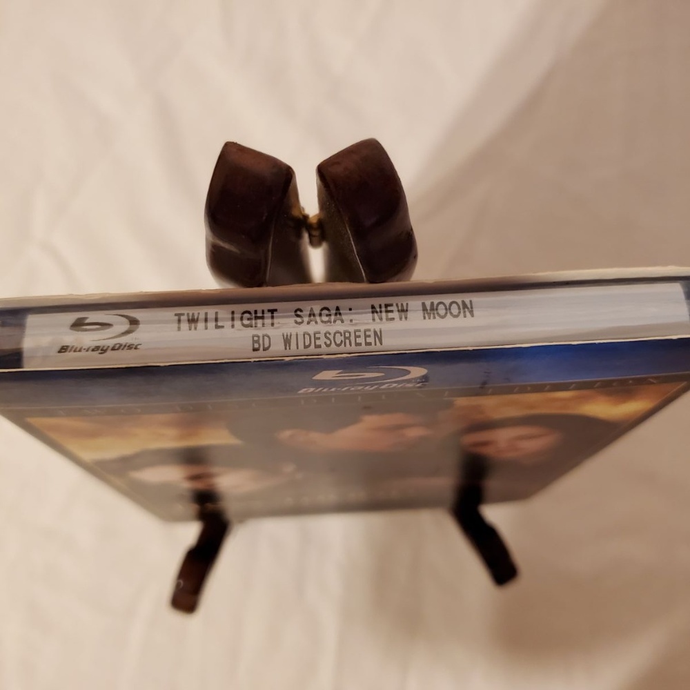 *NWOT* *BLU-RAY* Twilight Saga New Moon - Picture 3 of 3